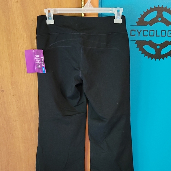 NWT Exercise Shape Capris - Picture 3 of 5